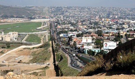 The debate over emergency powers and the border wall